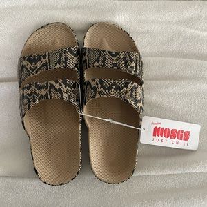 Freedom Moses Slides size 36/37 - NEW W TAGS!